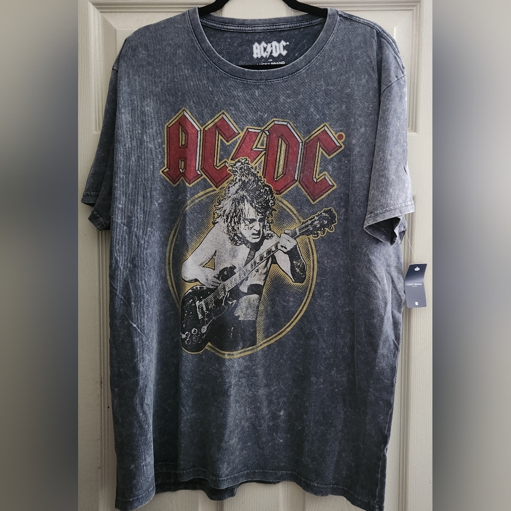 Lucky Brand AC/DC Men's Tee - Picture 2 of 5